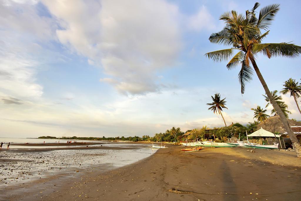 Lilin Lovina Beach Hotel Exterior photo